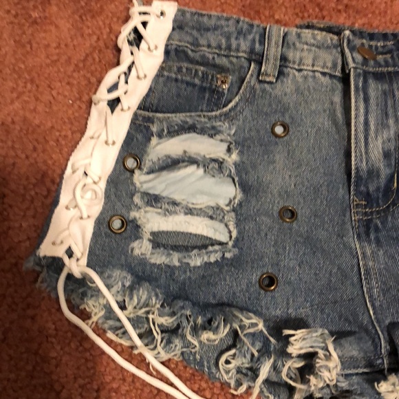 COPY - Fashion Nova Side Tie-up Distressed Jean Shorts - Picture 2 of 6